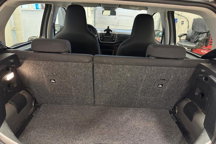 Sølv VW UP! fra 2017