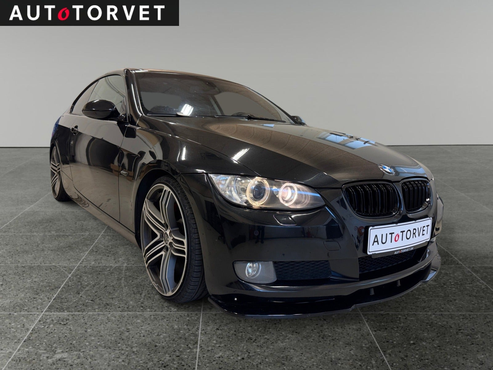Sort BMW 325Xi fra 2008
