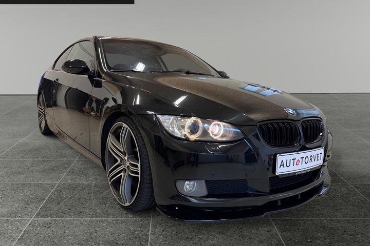 Sort BMW 325Xi fra 2008
