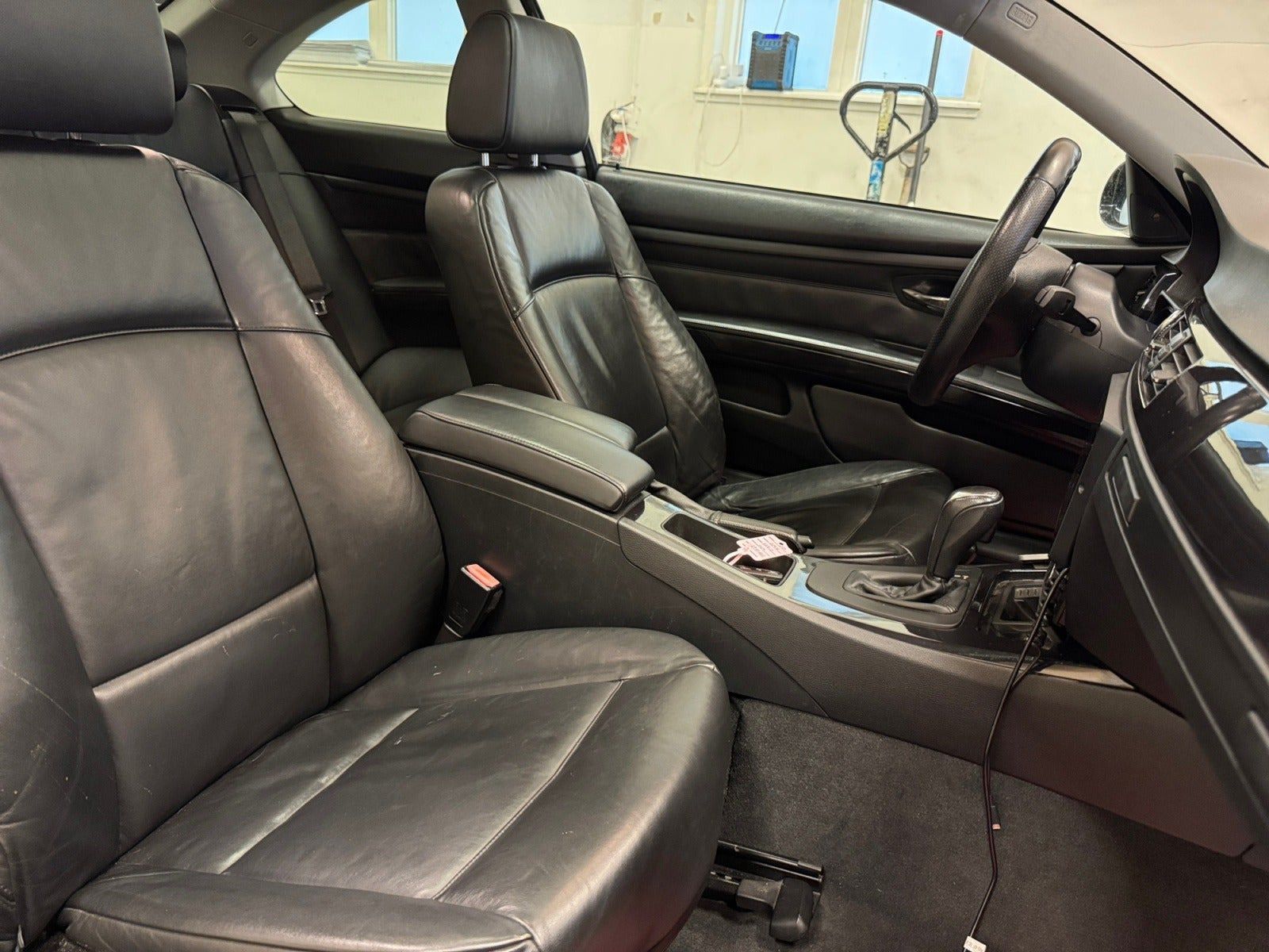 Sort BMW 325Xi fra 2008