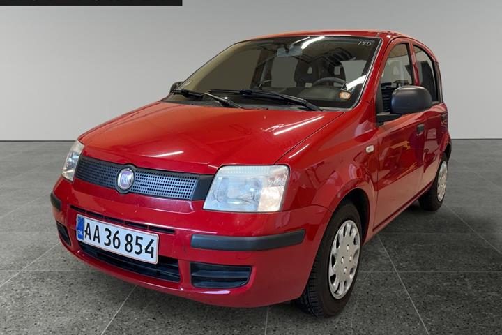 Rød Fiat Panda fra 2012 set udefra