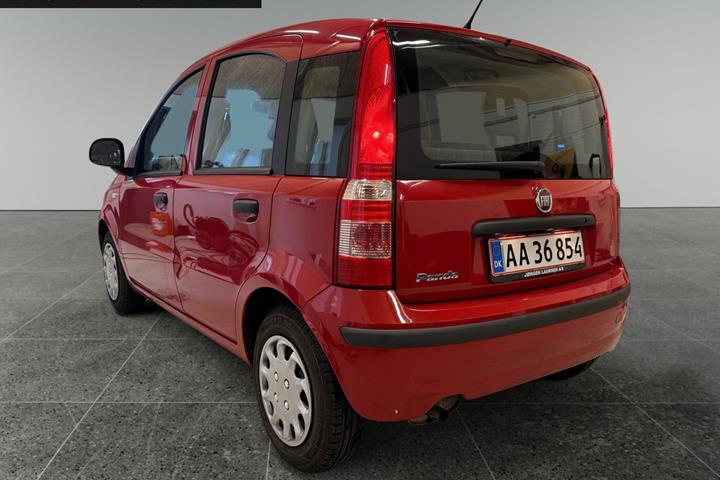 Rød Fiat Panda fra 2012