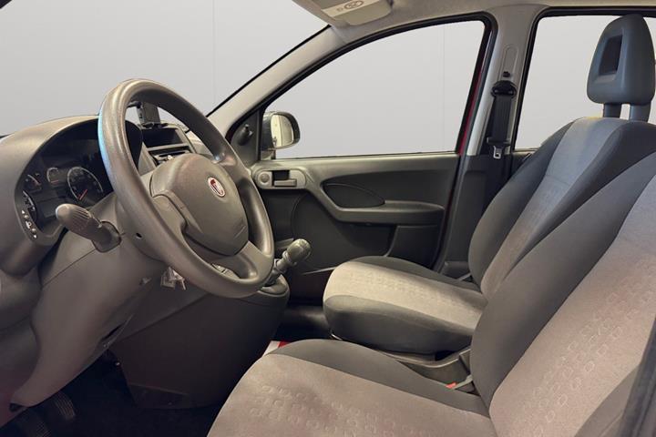 Rød Fiat Panda fra 2012