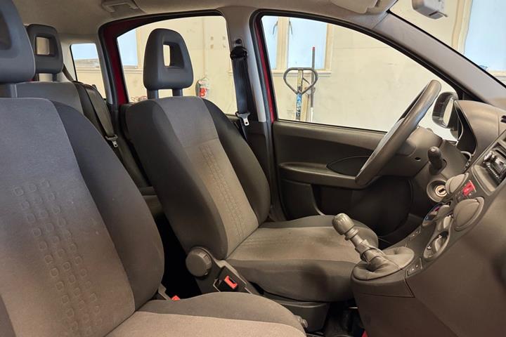 Rød Fiat Panda fra 2012