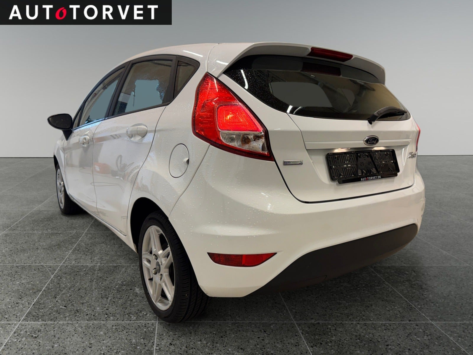 Hvid Ford Fiesta fra 2014