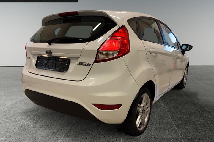Hvid Ford Fiesta fra 2014