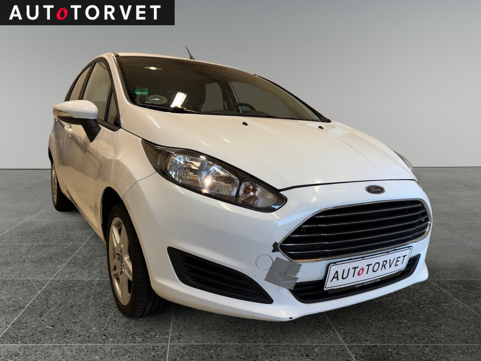 Hvid Ford Fiesta fra 2014