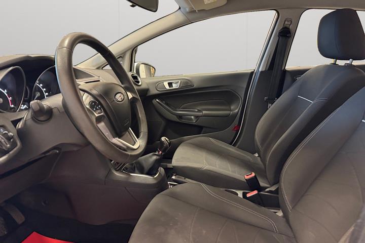 Hvid Ford Fiesta fra 2014