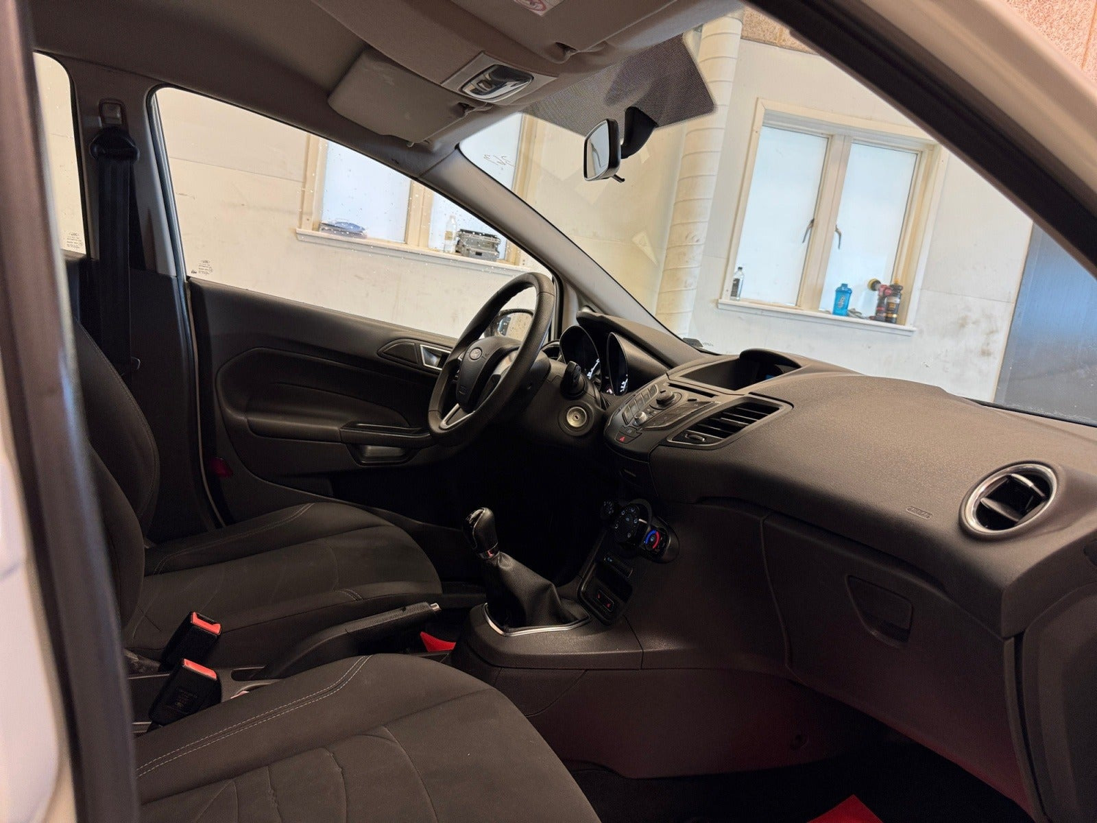 Hvid Ford Fiesta fra 2014