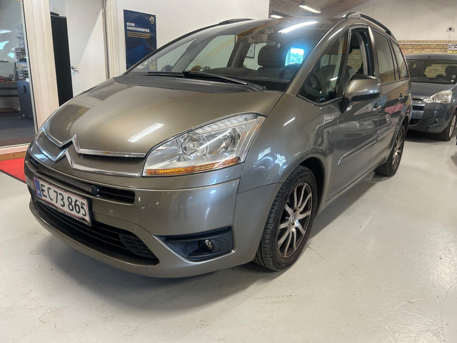 Citroën Grand C4 Picasso 2,0 HDi 138 VTR E6G 7prs