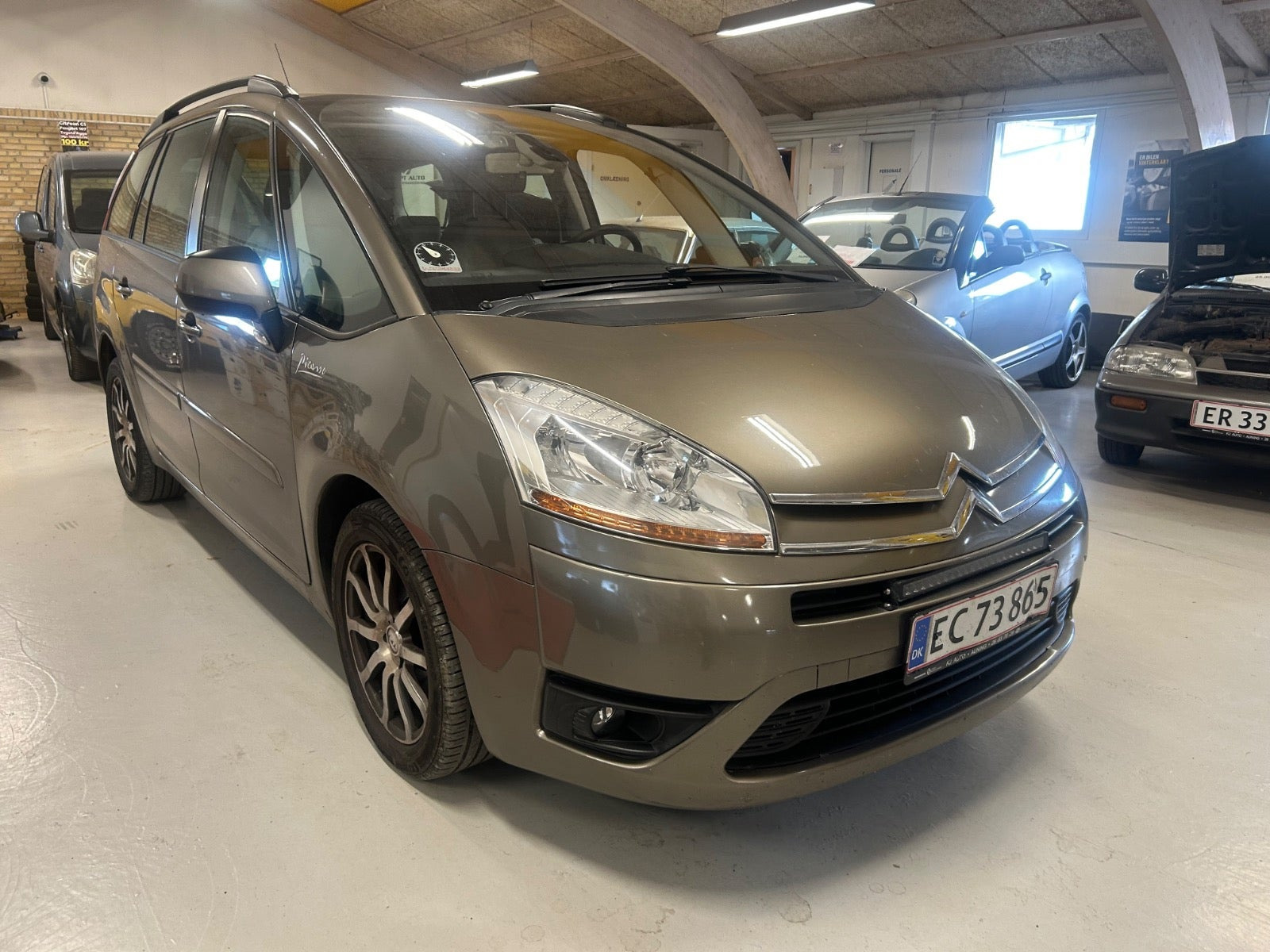 Beige Citroën Grand C4 Picasso fra 2010