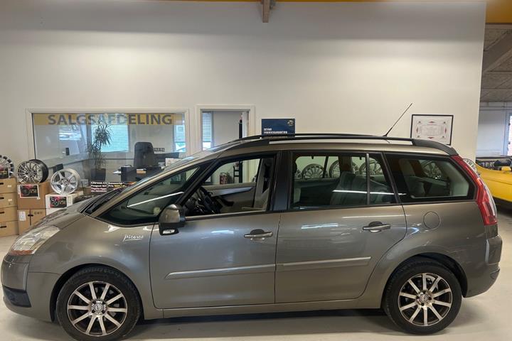 Beige Citroën Grand C4 Picasso fra 2010
