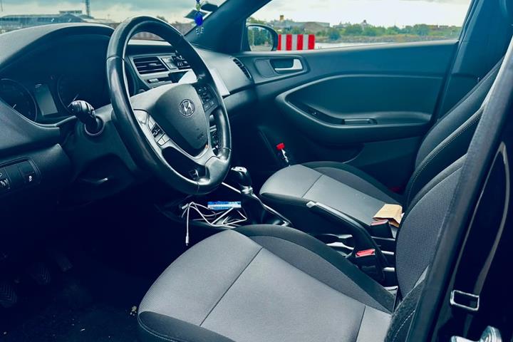 Sort Hyundai i20 fra 2018