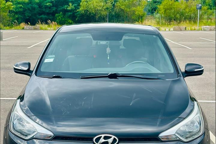 Sort Hyundai i20 fra 2018