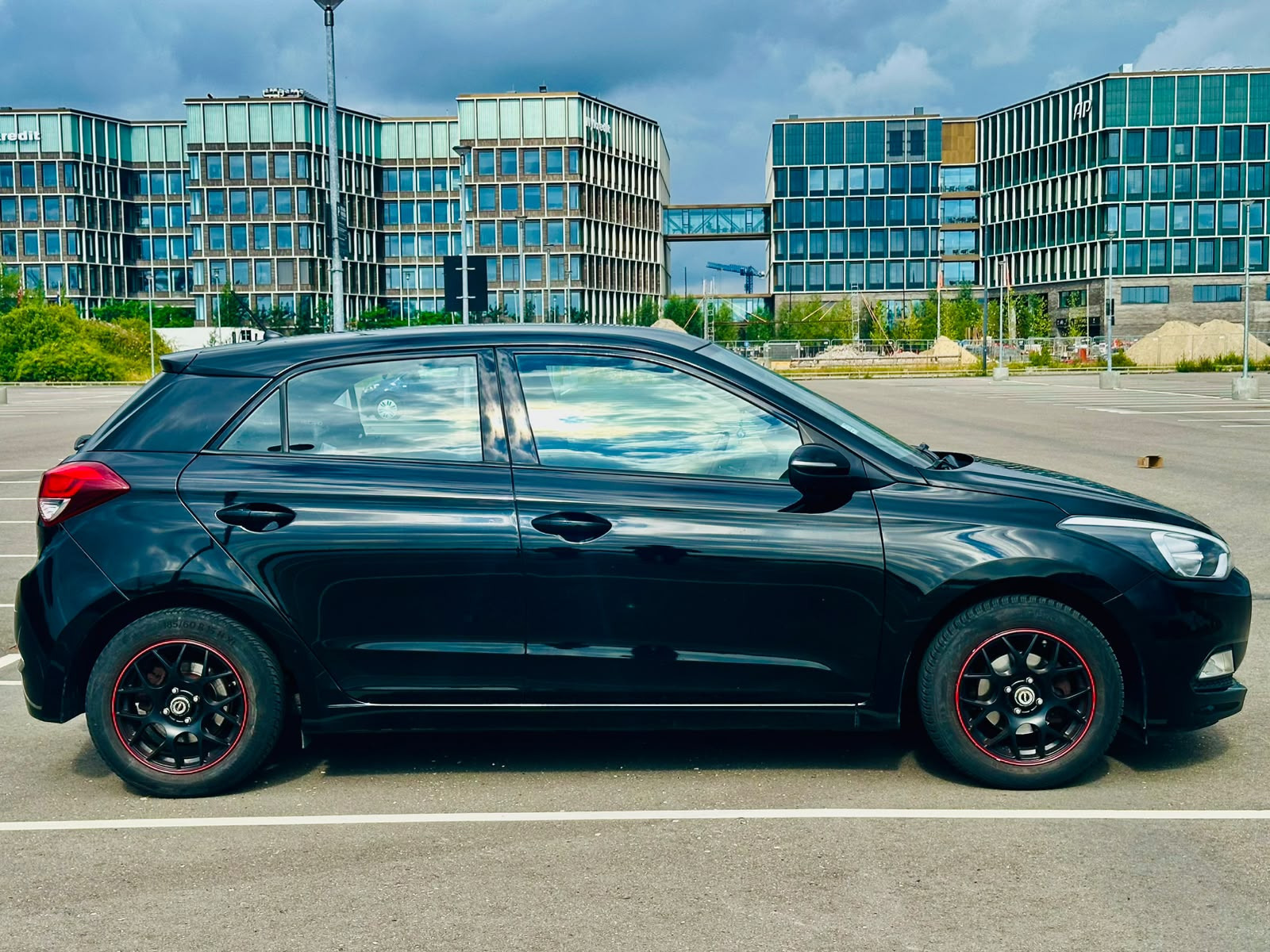 Sort Hyundai i20 fra 2018