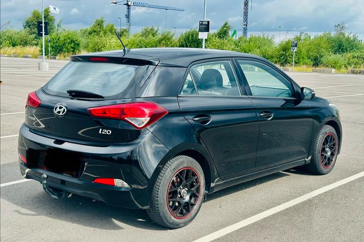 Sort Hyundai i20 fra 2018