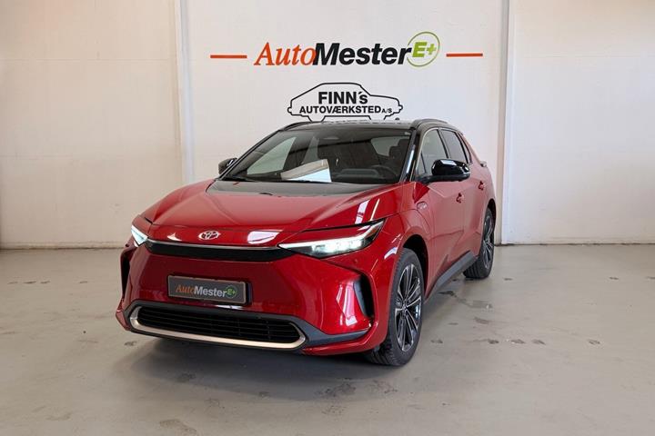 Rød Toyota BZ4X fra 2024