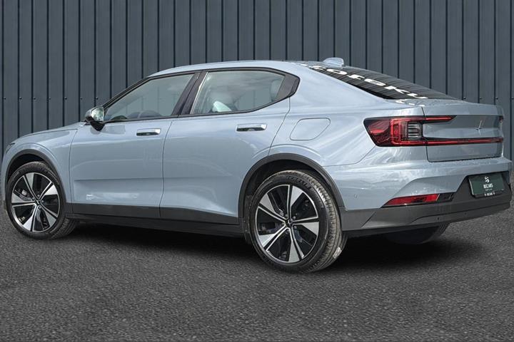 Grå Polestar 2 fra 2023