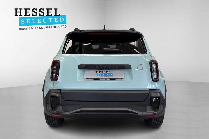 Grøn Renault 4 E-Tech fra 2025