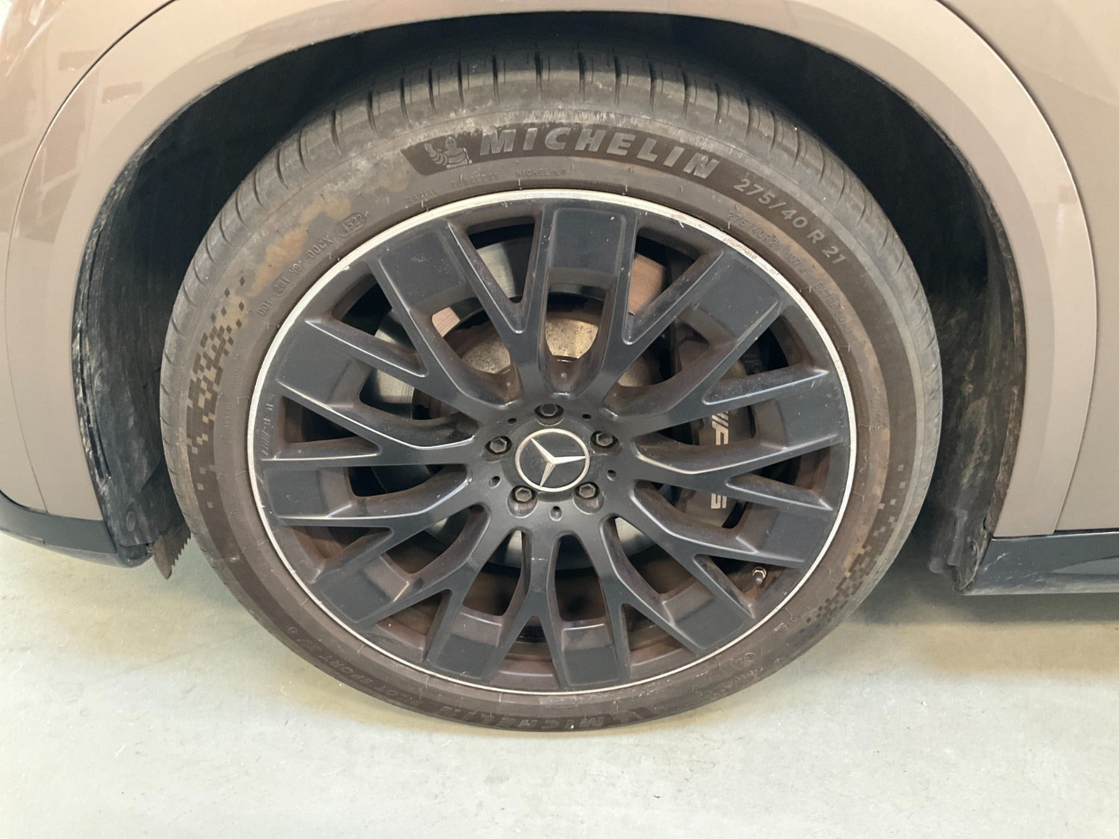 Brun Mercedes EQE43 SUV fra 2023