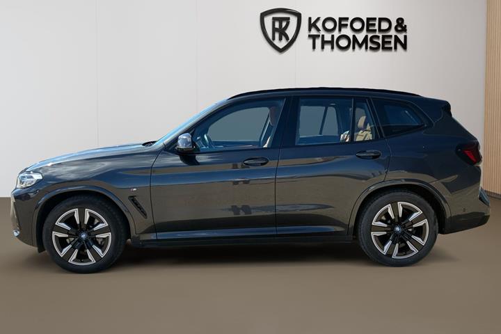 Sort BMW iX3 fra 2023