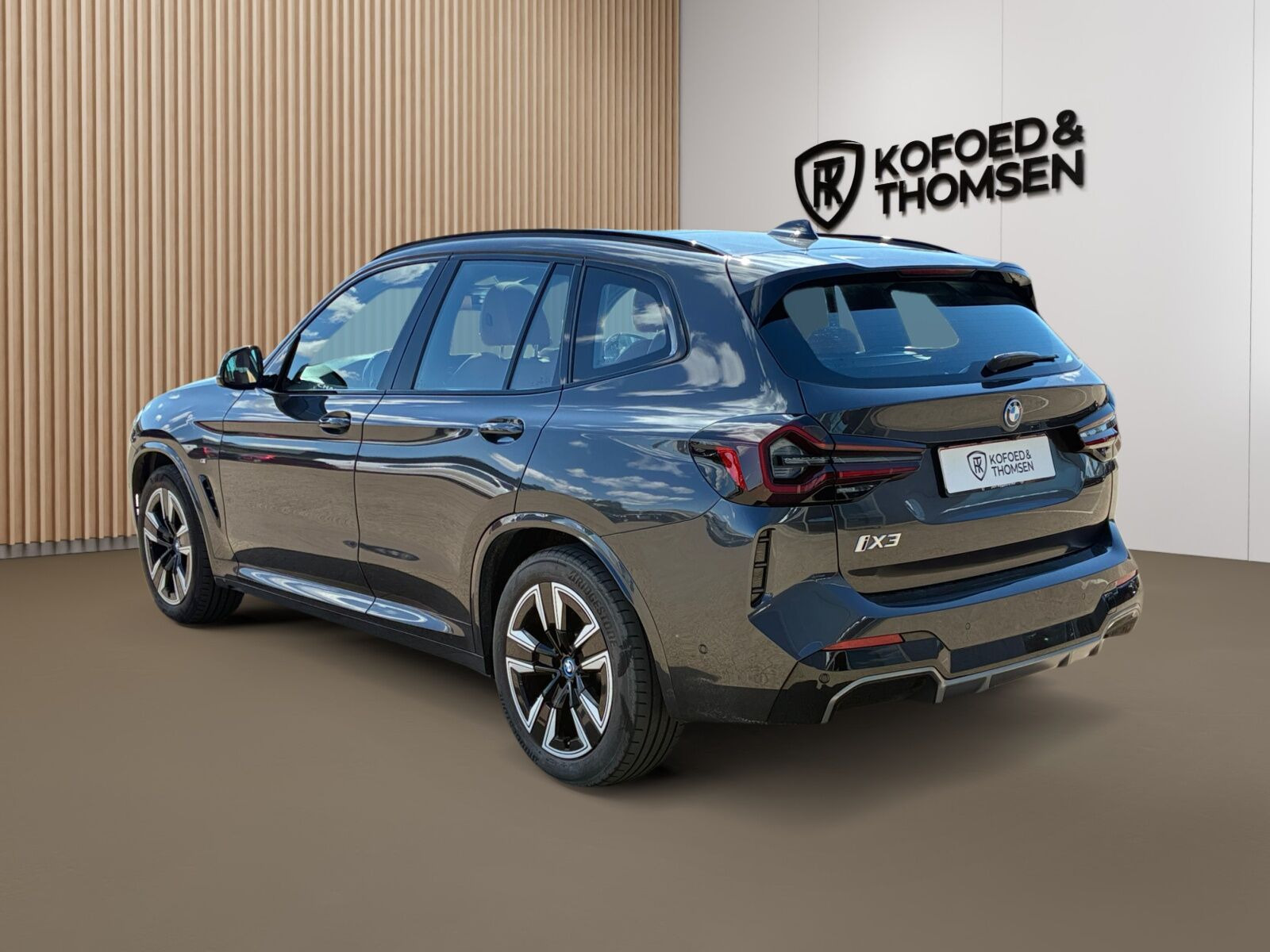 Sort BMW iX3 fra 2023