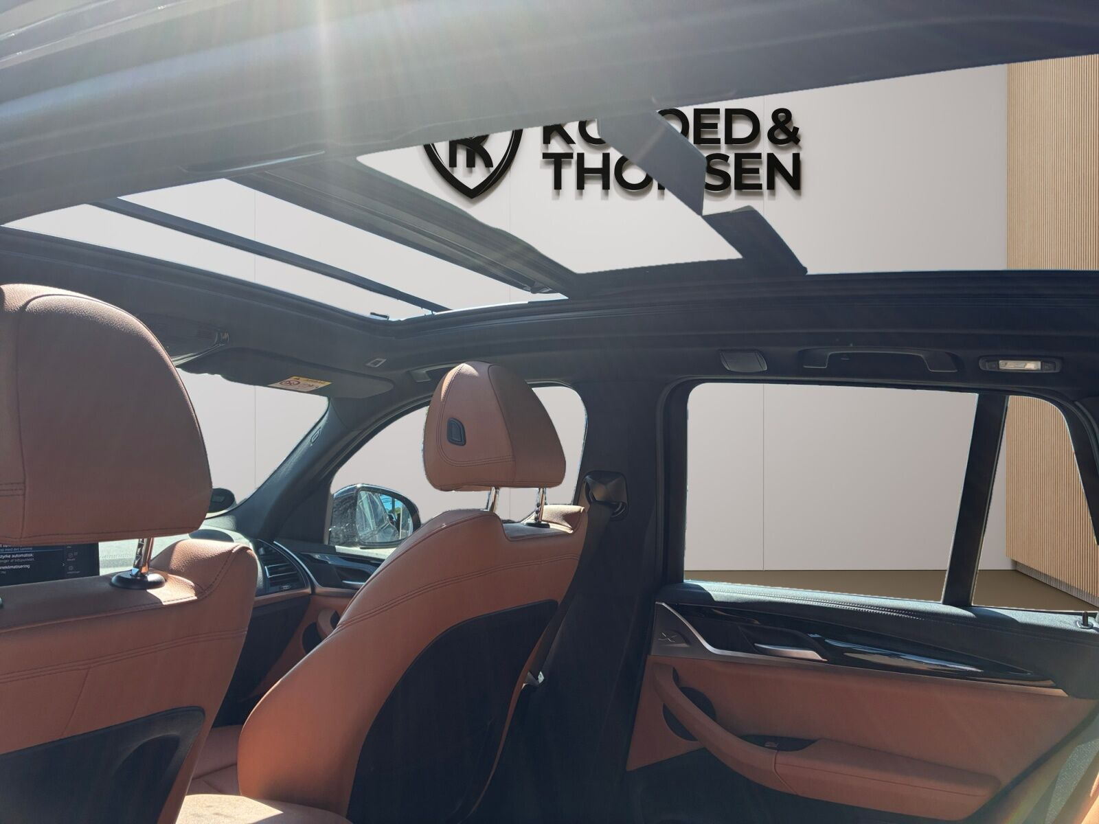 Sort BMW iX3 fra 2023