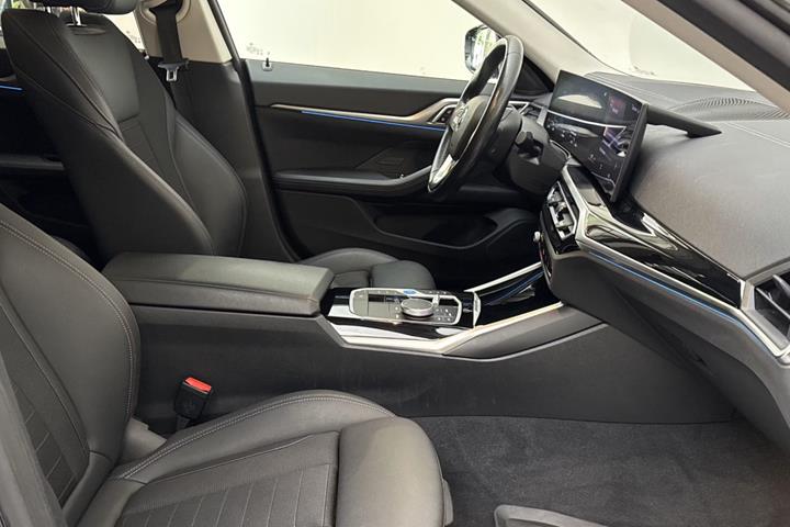 Sort BMW i4 fra 2024