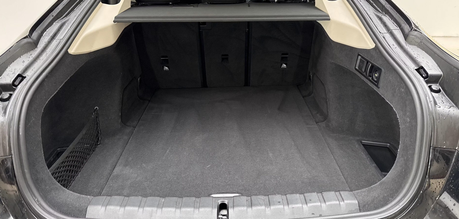 Sort BMW i4 fra 2024