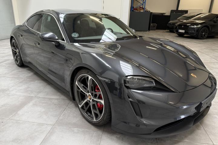 Grå Porsche Taycan 4S fra 2021