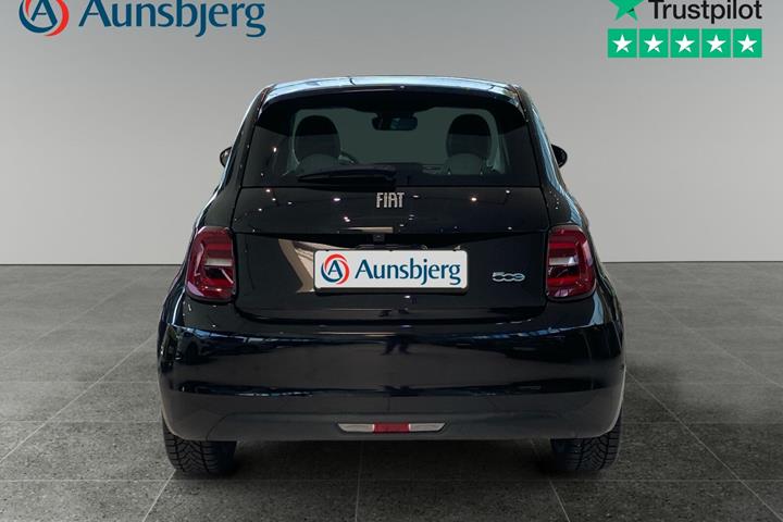 Sort Fiat 500e fra 2024