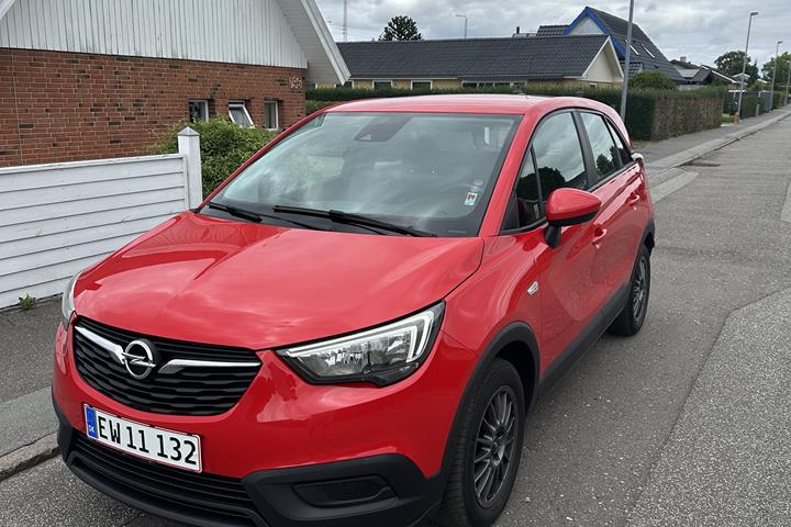 Rød Opel Crossland X fra 2018