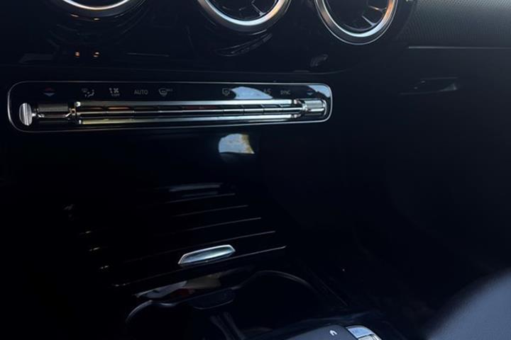 undefined Mercedes A200 fra 2018
