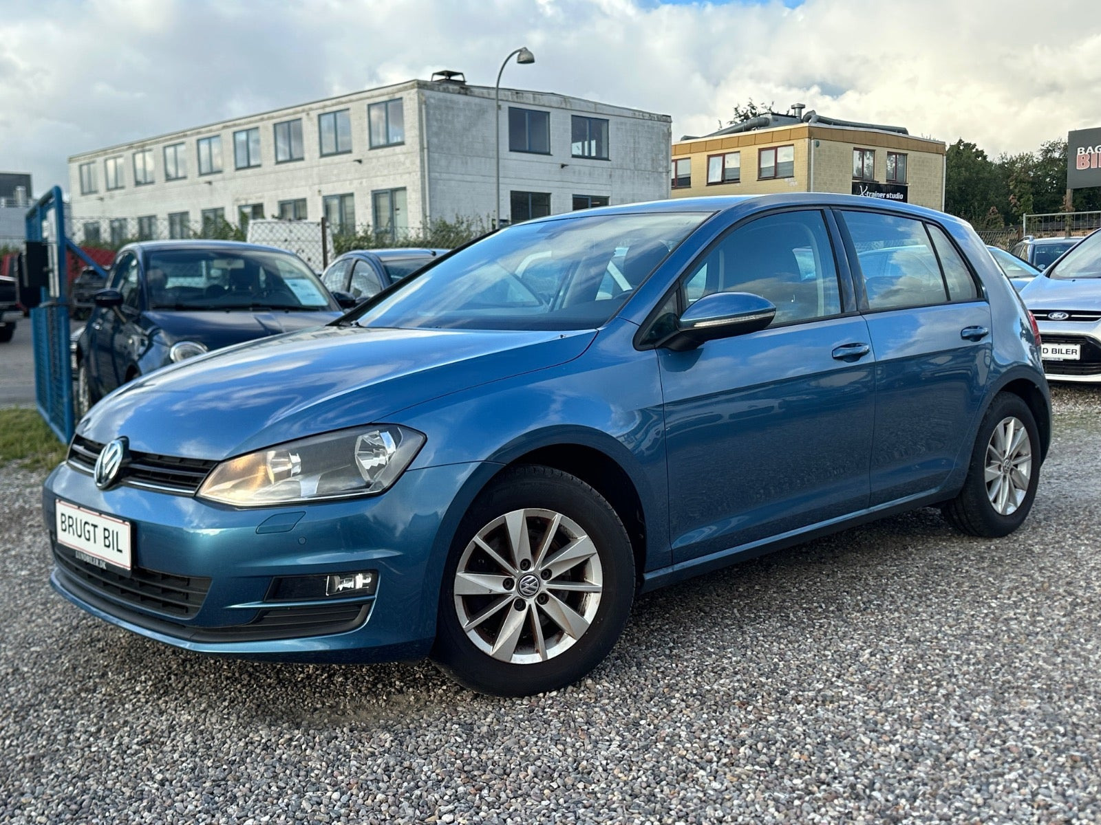 Blå VW Golf VII fra 2013