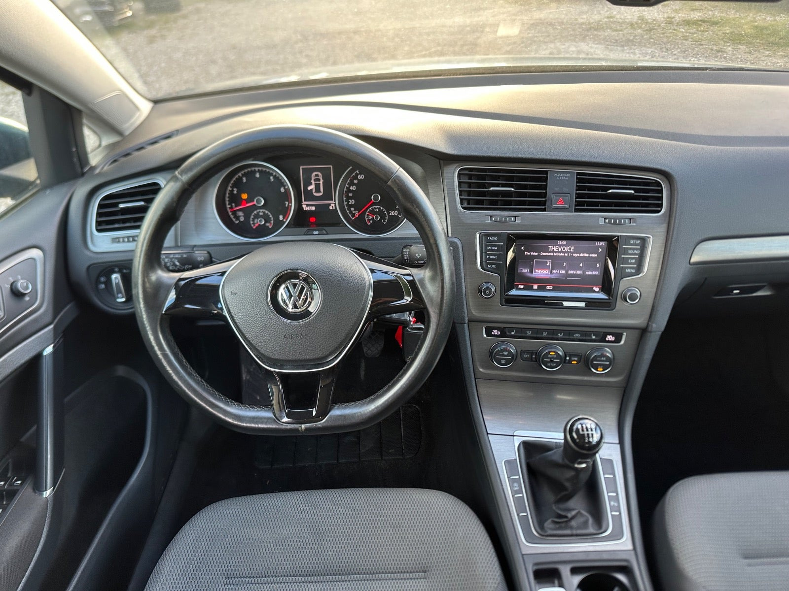 Blå VW Golf VII fra 2013