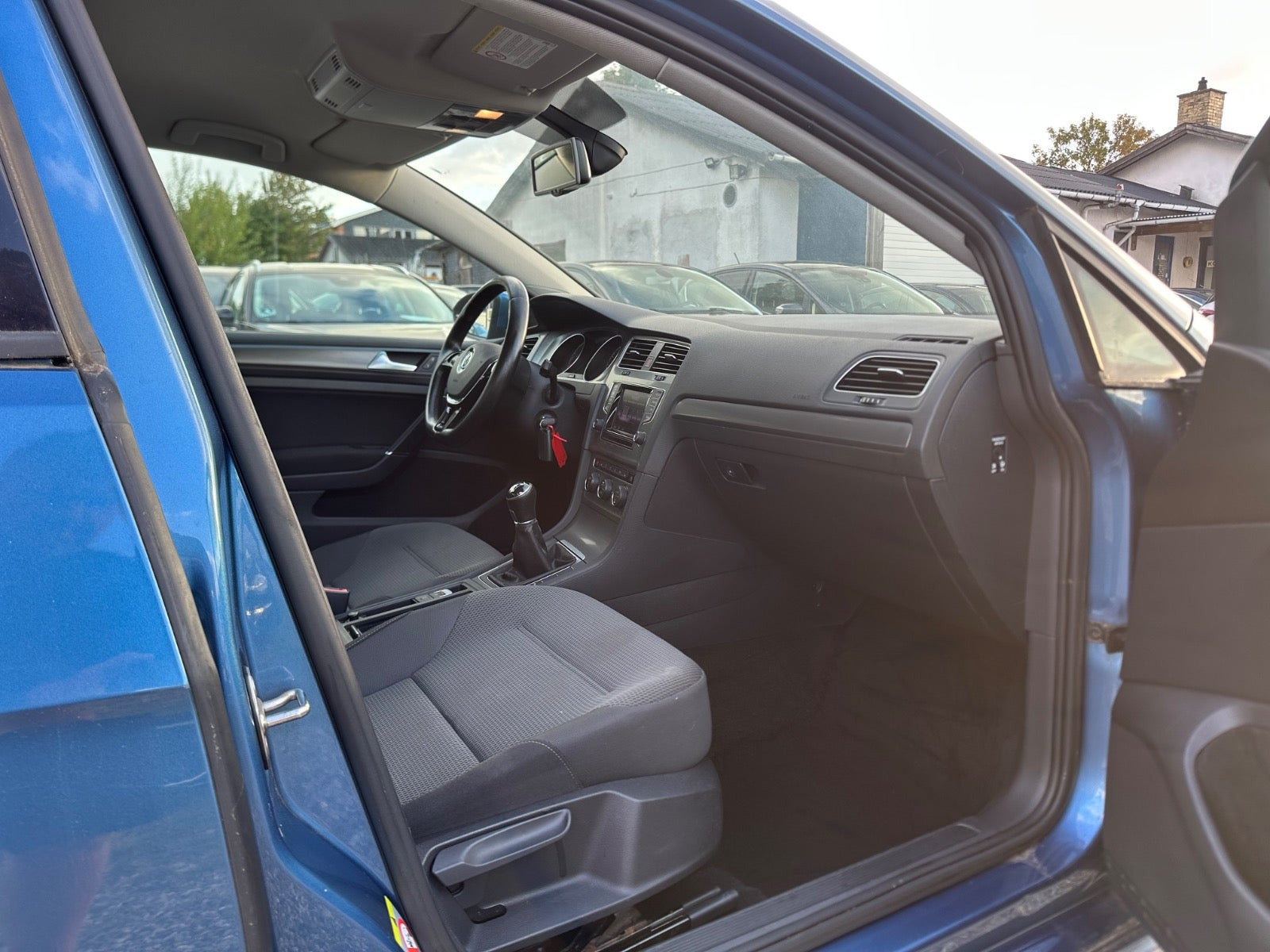 Blå VW Golf VII fra 2013