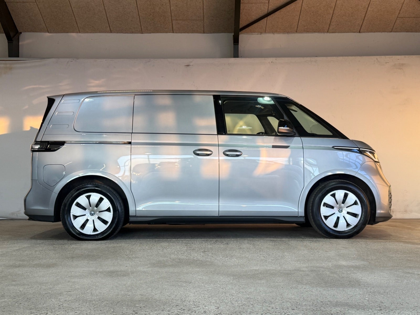 Sølv VW ID.Buzz fra 2025