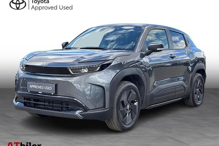 Grå Toyota Urban Cruiser fra 2025