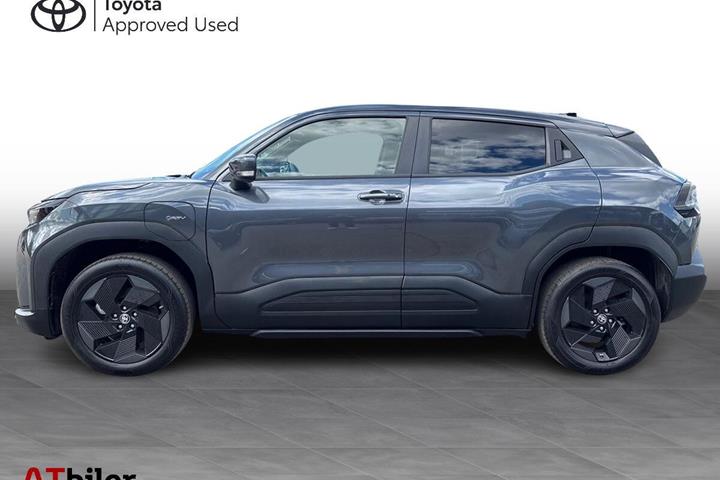 Grå Toyota Urban Cruiser fra 2025
