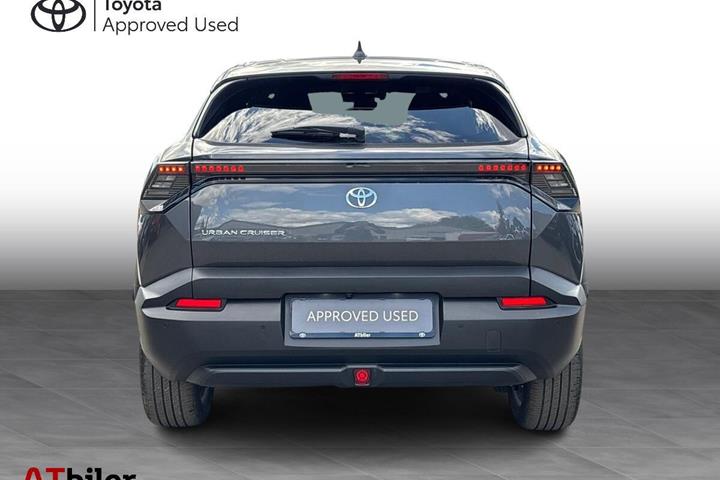 Grå Toyota Urban Cruiser fra 2025