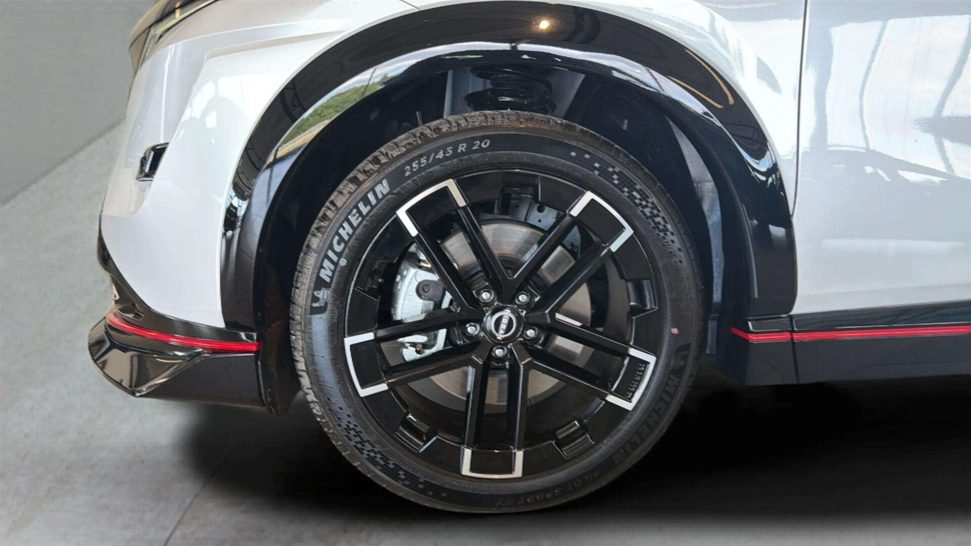 Hvid Nissan Ariya fra 2026