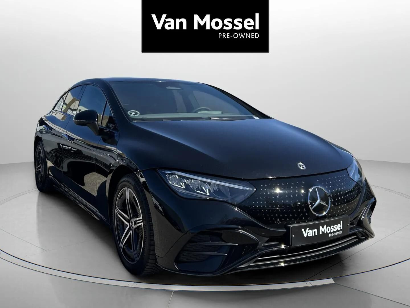 Sort Mercedes EQE 350+ fra 2025