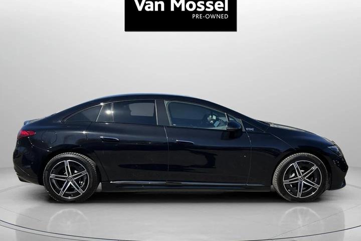 Sort Mercedes EQE 350+ fra 2025