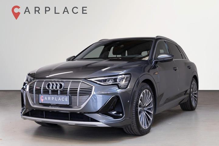 Grå Audi e-tron fra 2022