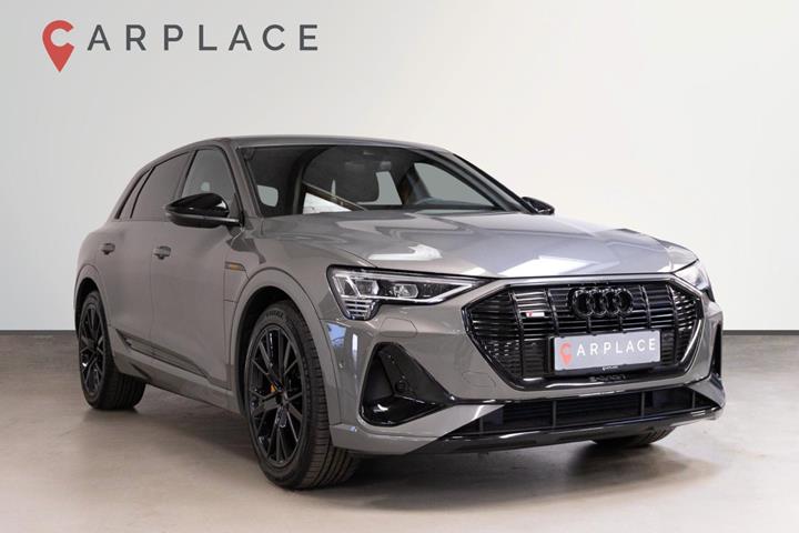 Grå Audi e-tron fra 2022