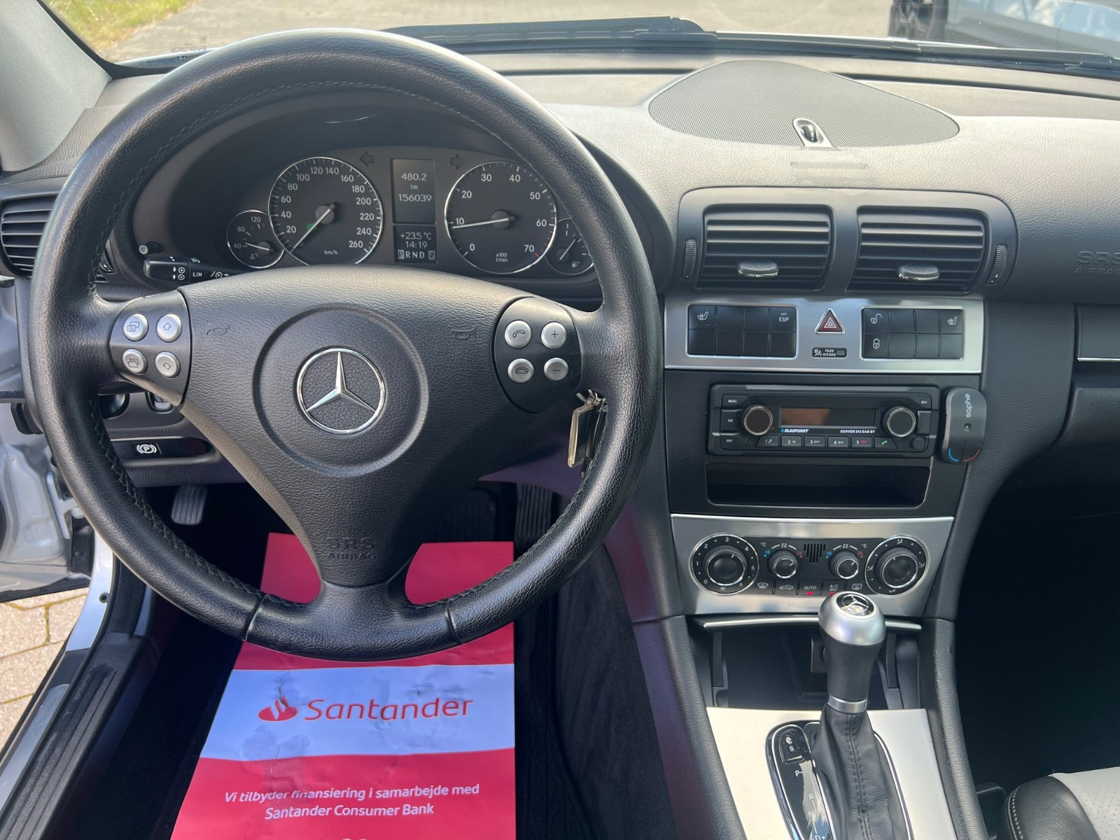 Sølv Mercedes C180 fra 2006