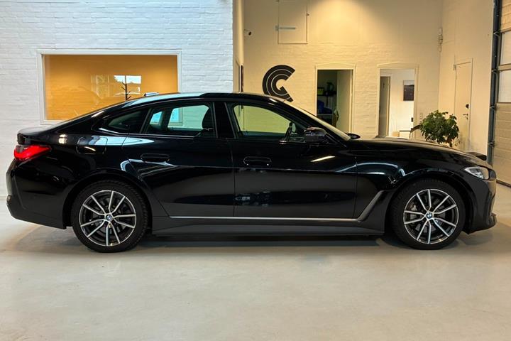 Sort BMW i4 fra 2023