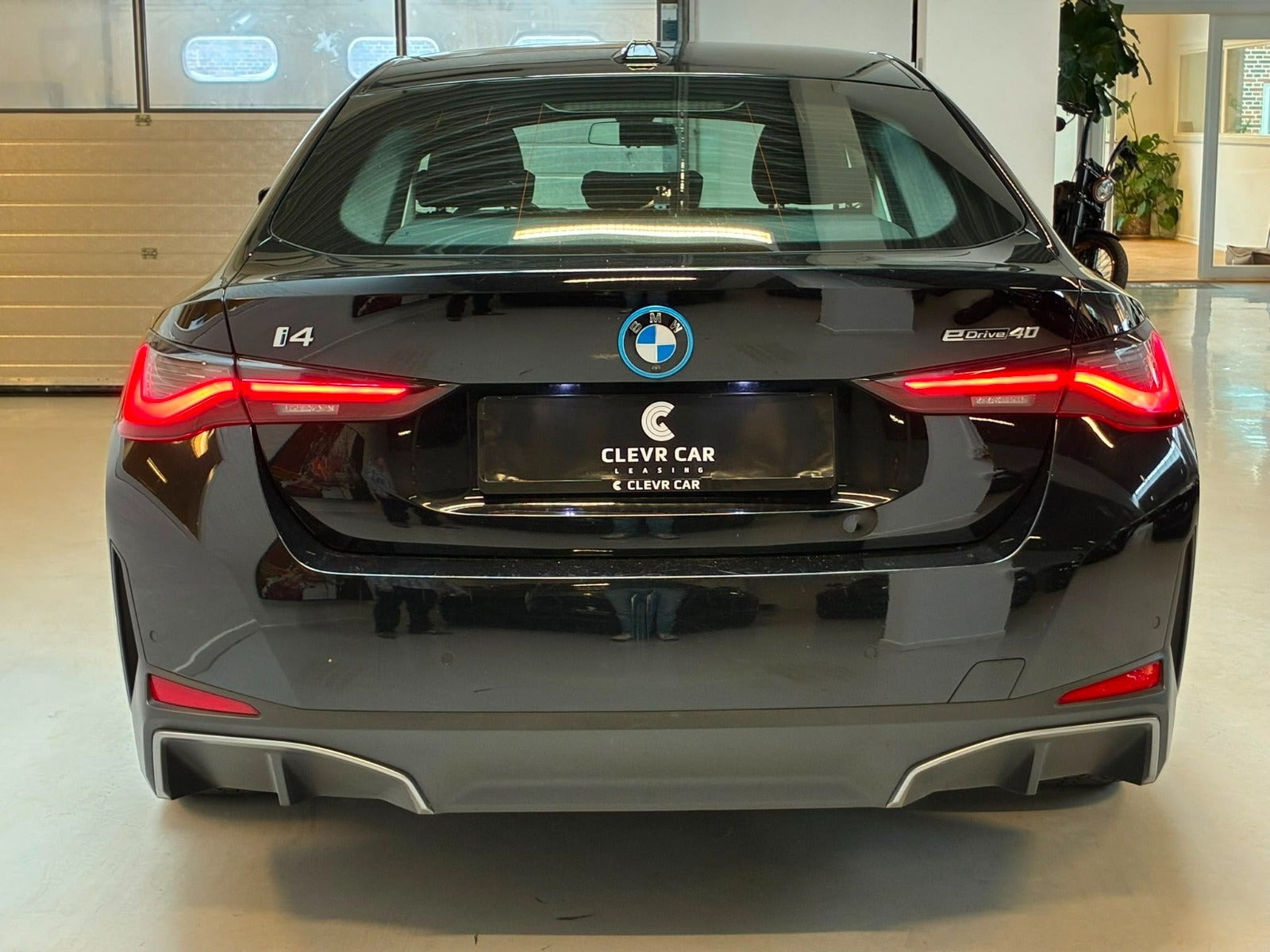 Sort BMW i4 fra 2023