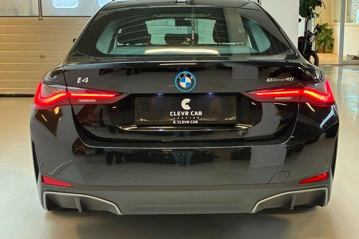 Sort BMW i4 fra 2023