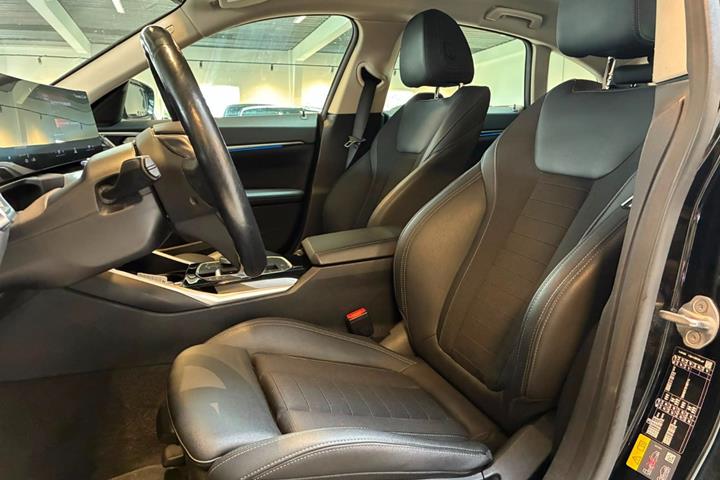 Sort BMW i4 fra 2023